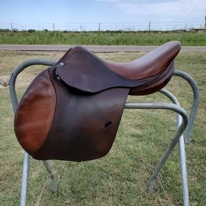 16.5" Antares saddle